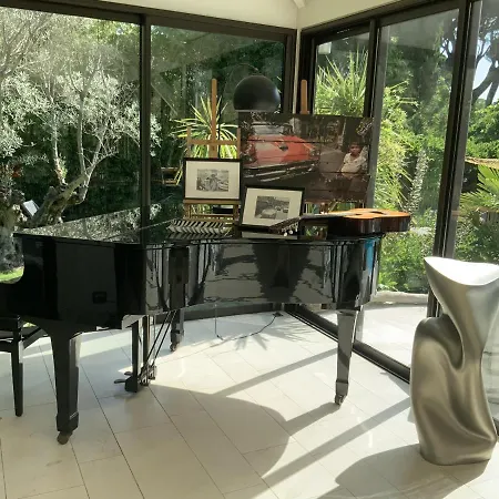 Villa Saint-Tropez * 圣特罗佩