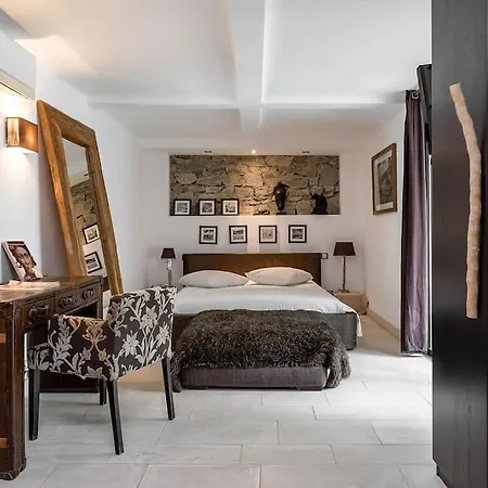 Villa Saint-Tropez * 圣特罗佩